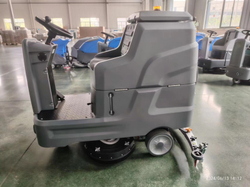 Поломоечная машина с местом оператора Twinc C90DB 24V200AhLi30A (80см/125л)