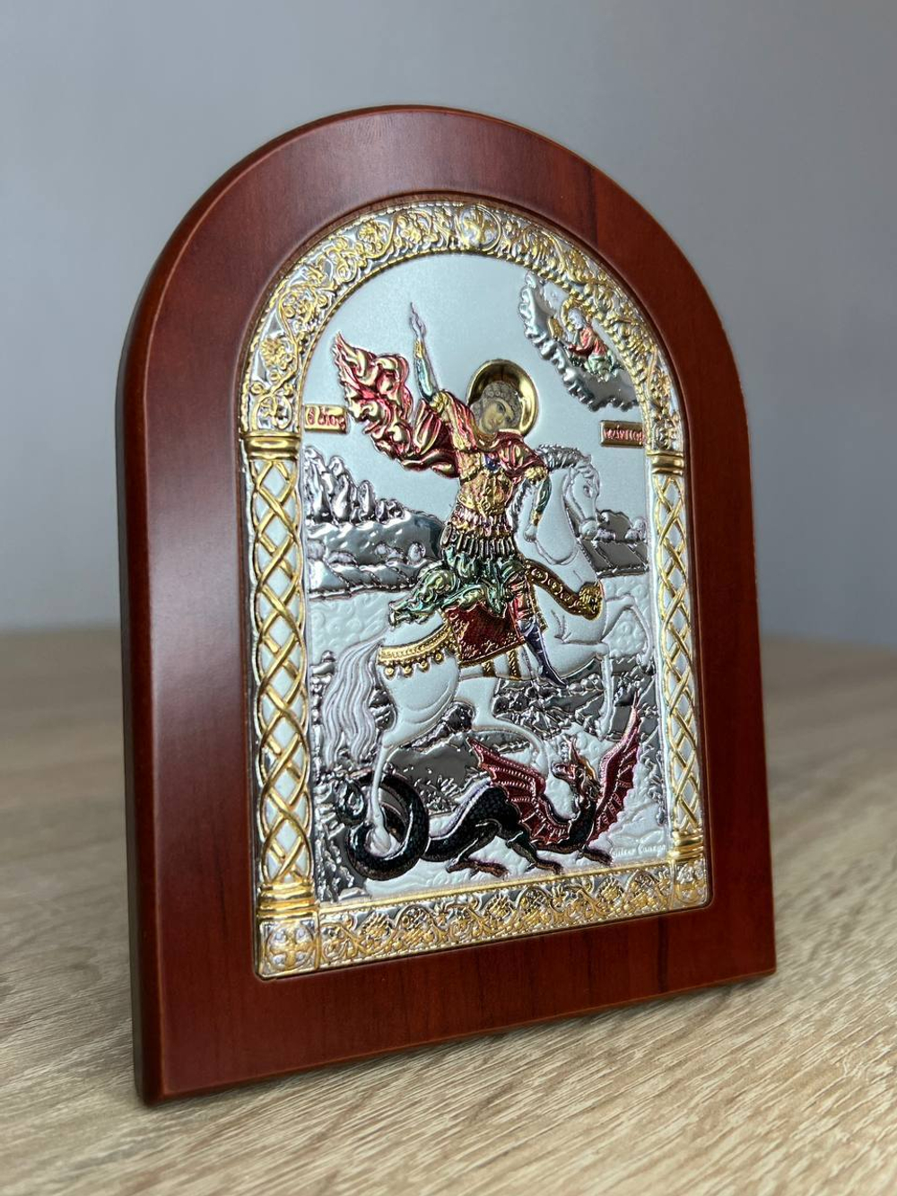 Георгий Победоносец, икона арочная, красное дерево, эмаль 105х140