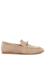 Женские замшевые бежевые лоферы с металлической вставкой