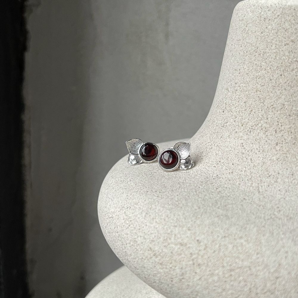 Серьги Лист с вишневым янтарем