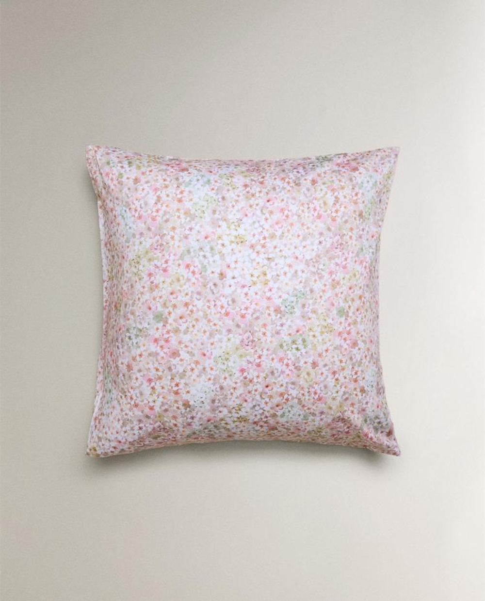 ZARA HOME НАВОЛОЧКА С ЦВЕТОЧНЫМ ПРИНТОМ, РОЗОВЫЙ