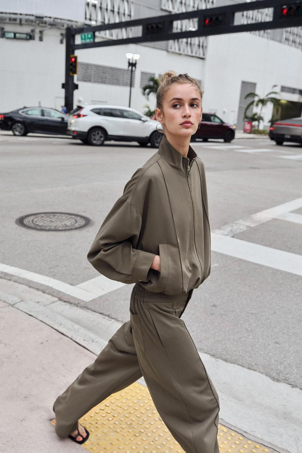 ZARA БОМБЕР С ВОРОТНИКОМ-СТОЙКОЙ, ХАКИ