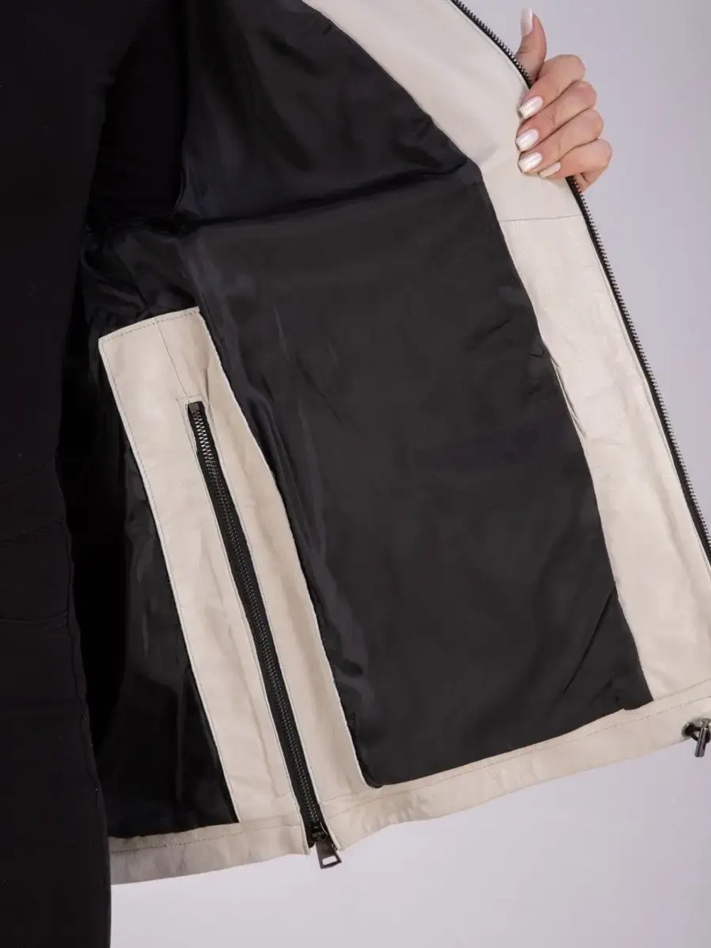 Куртка женская из натуральной кожи с капюшоном Турция