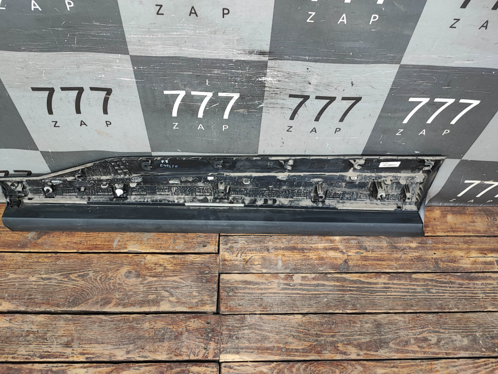 Накладка двери передней правой Haval F7 2, F7x 2 24-нв Б/У Оригинал 5006920XKN02A