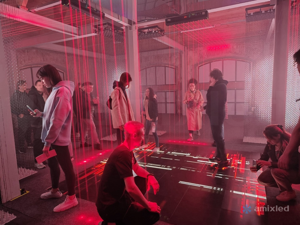 Световой лазерный прибор Amixled 6 EYE LASER BAR RGB