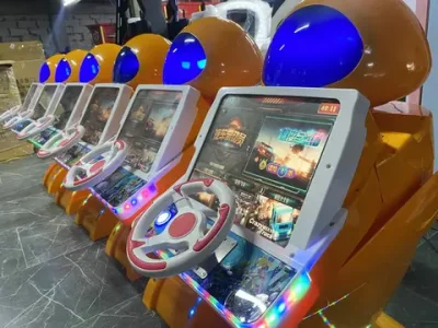 Детский игровой автомат «Робогонка»