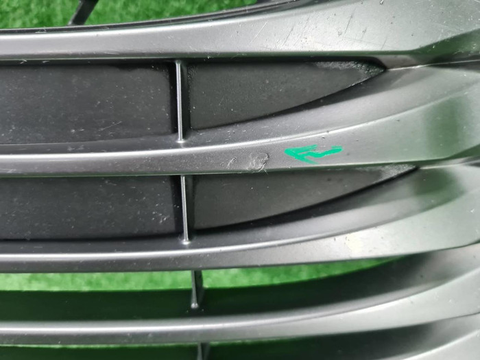 Решетка переднего бампера Toyota Camry xv70 17-21