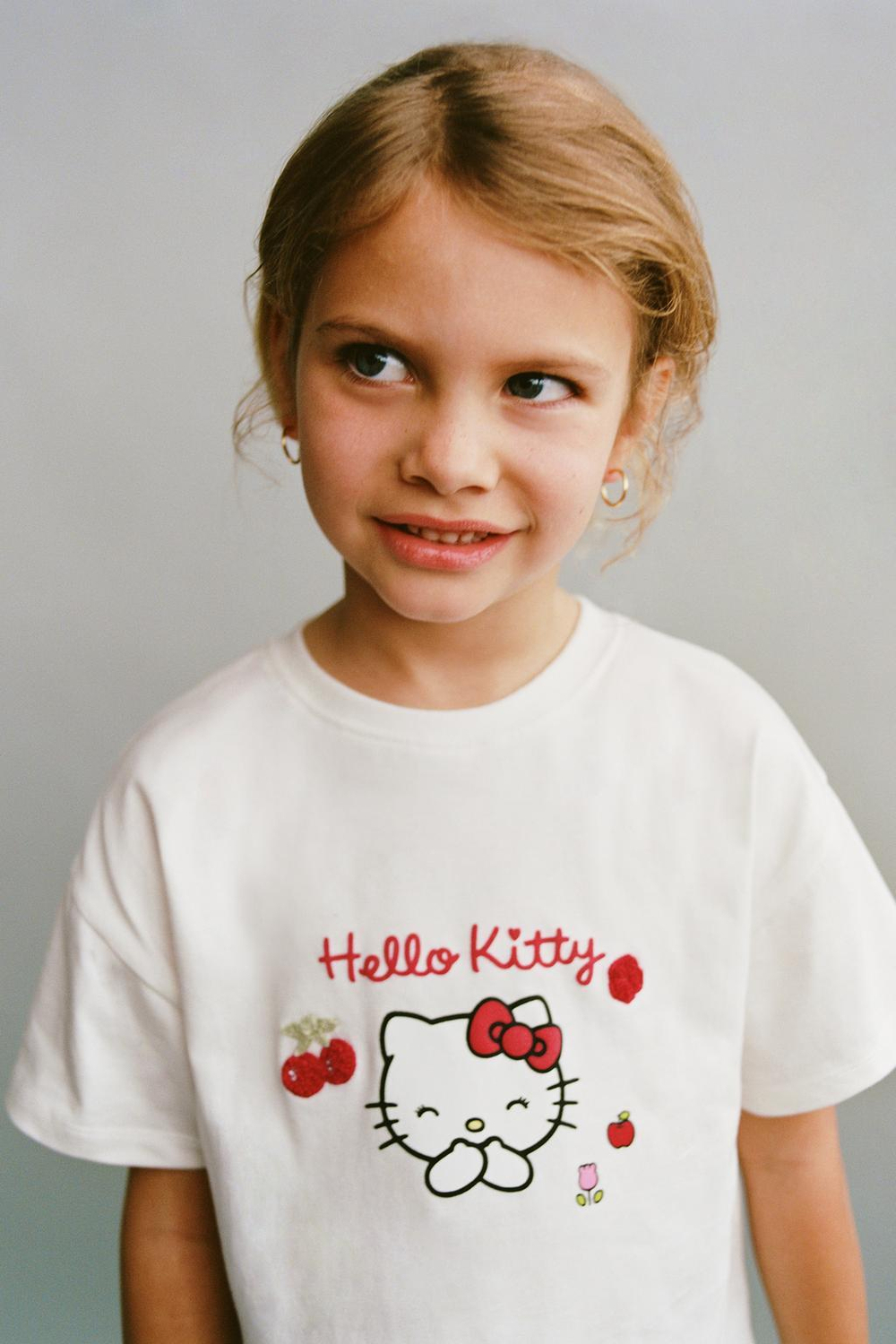 Футболка с вышивкой hello kitty © sanrio