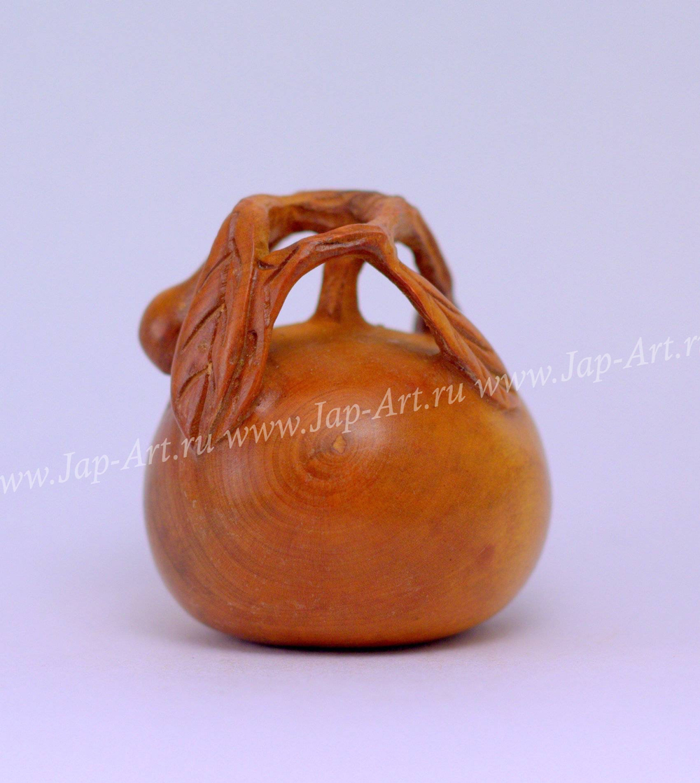 Нэцкэ Яблоко