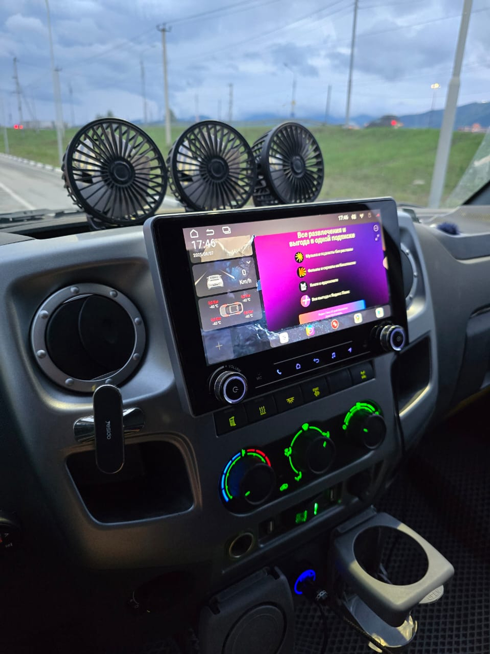 Магнитола в 10" рамку с экраном 9.2" QLED с крутилками - RedPower 850 PRO, Android 14, CarPlay, SIM-слот