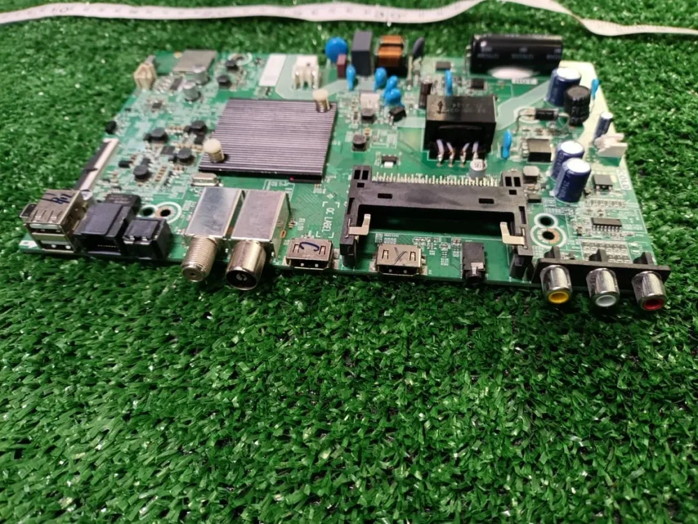 Плата для телевизора Doffler 32KHS67 RSAG7.820.11331/ROH (с разбора)