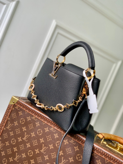 Louis Vuitton Capucines BB