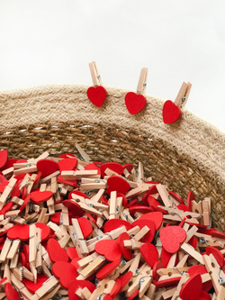 Декоративные  прищепки с сердечками 3 см - 10 шт