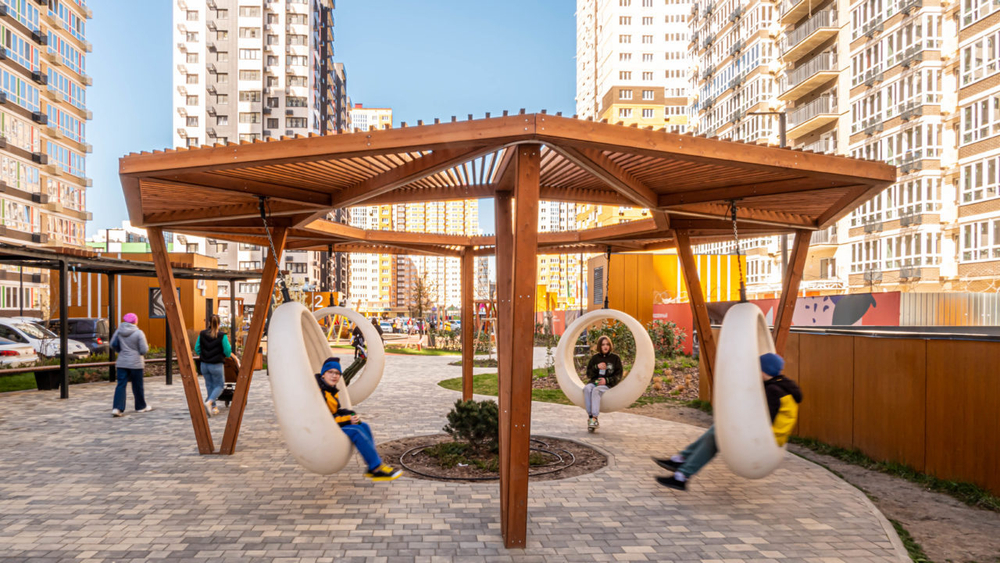 Пергола «Треугольник» круговая со светящимися LED качелями
