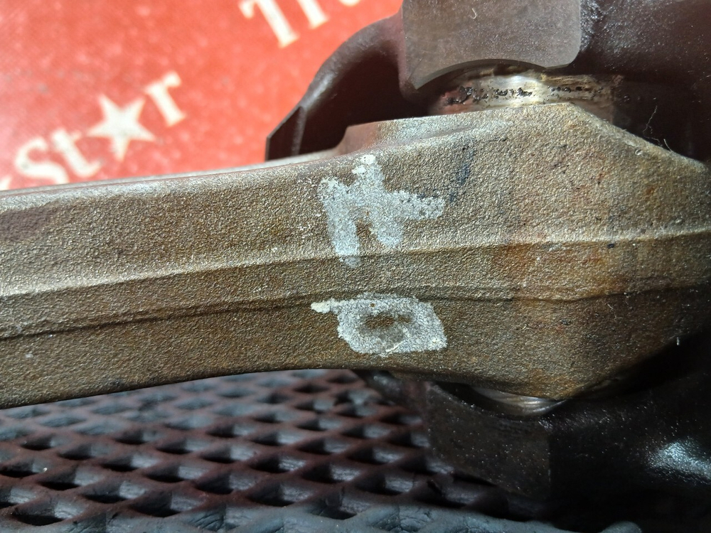 Поршень с шатуном 2020г.