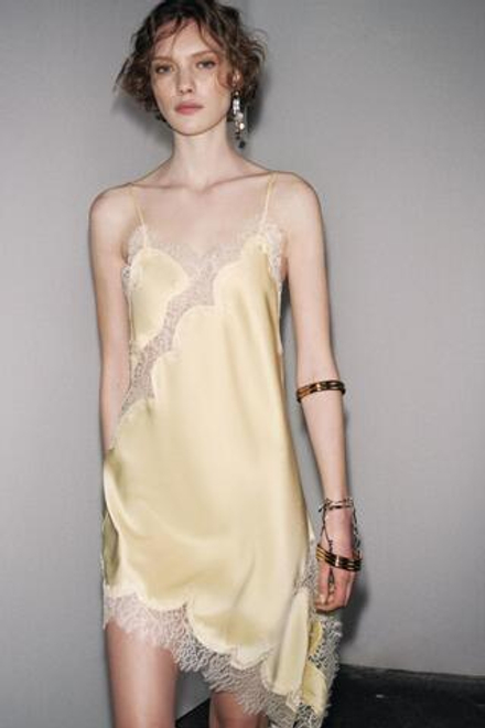 ZARA ПЛАТЬЕ АСИММЕТРИЧНОГО КРОЯ С КРУЖЕВОМ — ZW COLLECTION, ЖЕЛТЫЙ
