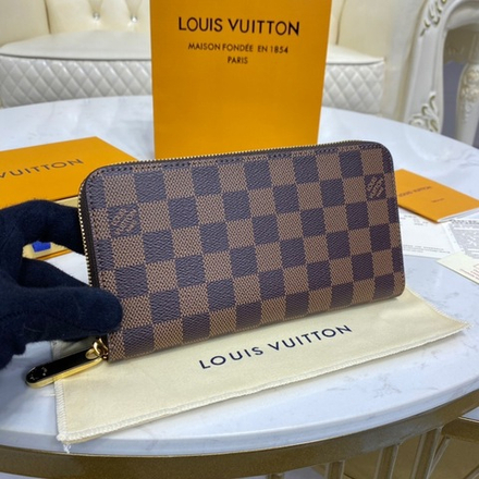Louis Vuitton Zippy Wallet