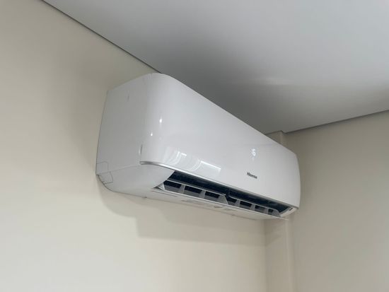 Инверторная cплит-система Hisense EXPERT PRO DC Inverter Wi-Fi AS-10UW4RYDTV02 (комплект)