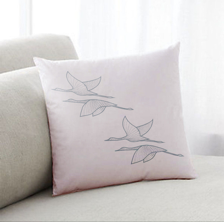 Подушка "Малый журавлиный ключ"