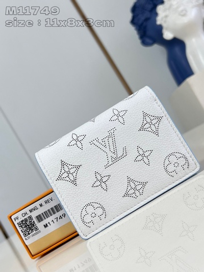 Louis Vuitton Clea Wallet
