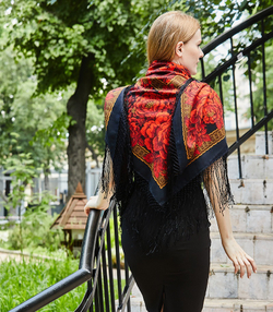 Платок из уплотненной шерстяной ткани