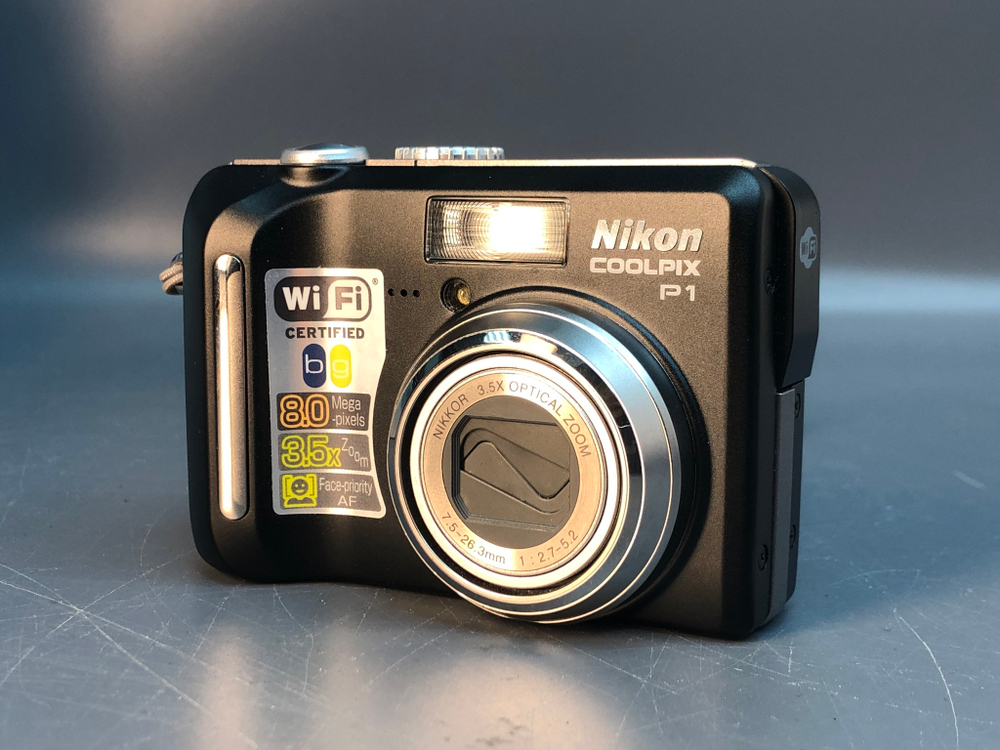 Nikon p1, без зарядного устройства