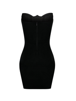 Черное мини-платье с декольте из кристаллов