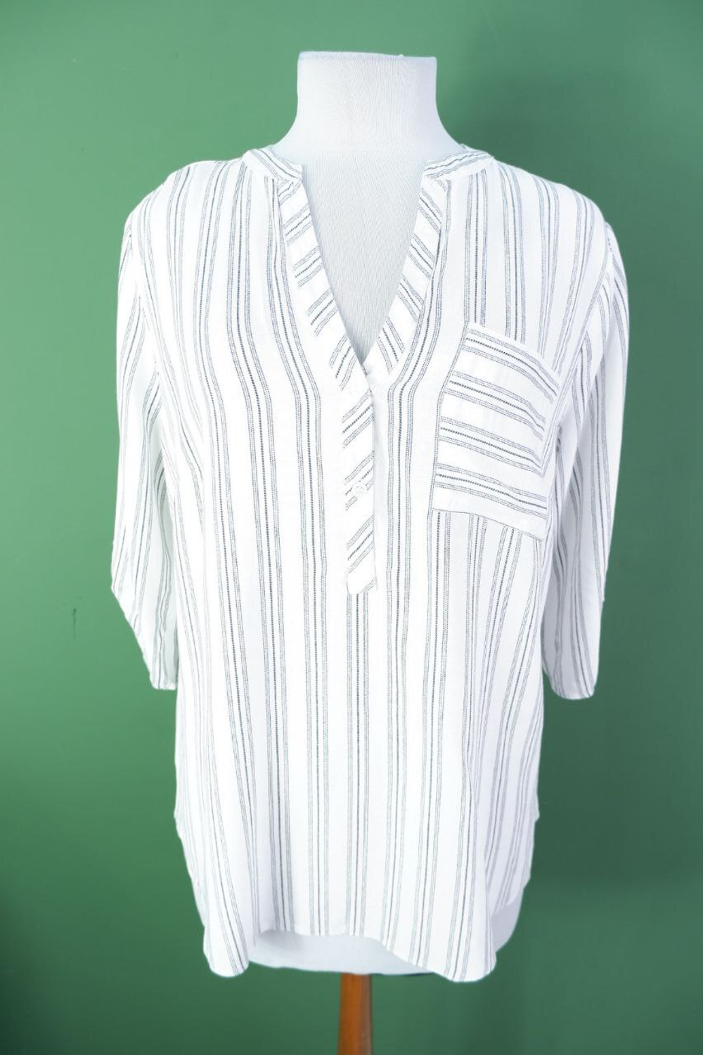 Блузка PAPAYA  из вискозы в стильную полоску 46 размер