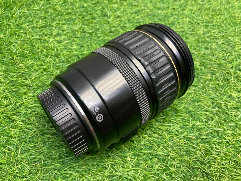 Canon EF 28-135mm 3.5-5.6 IS USM