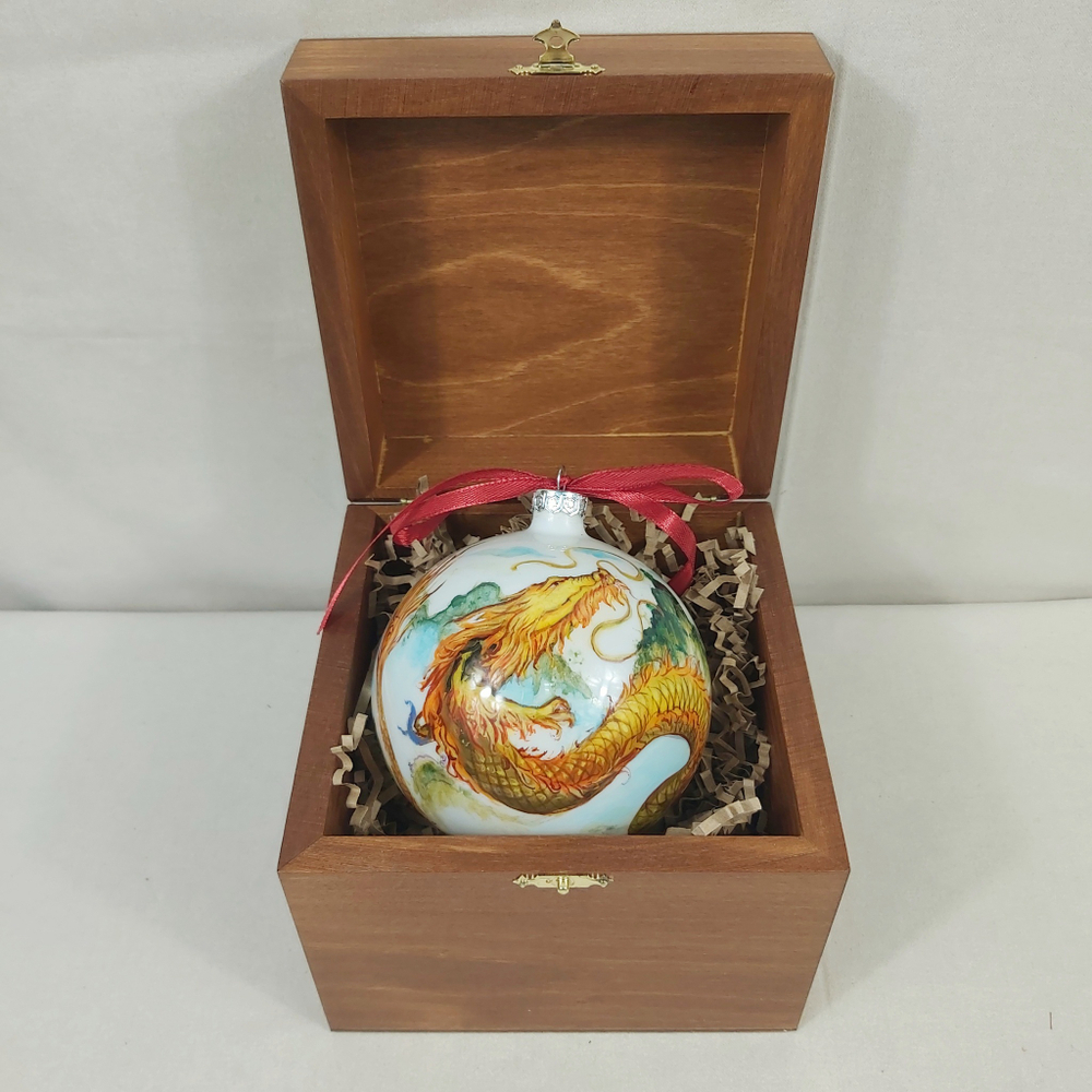 Коллекционный елочный шар с росписью Палех "Дракон" в деревянной шкатулке
