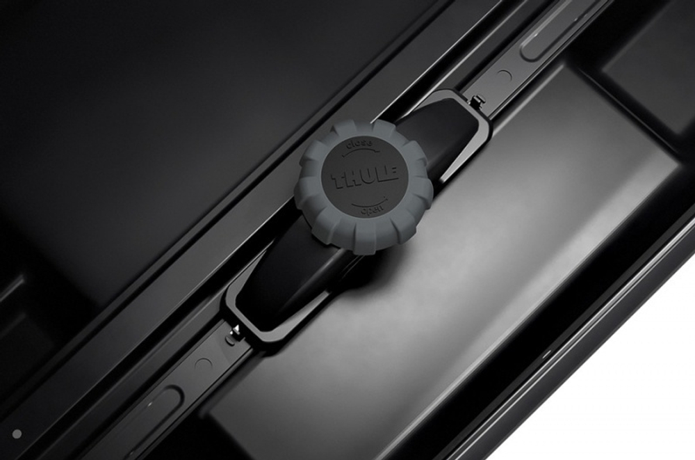 Автомобильный бокс Thule Motion XT L серебристый глянец, 450 л (629700)