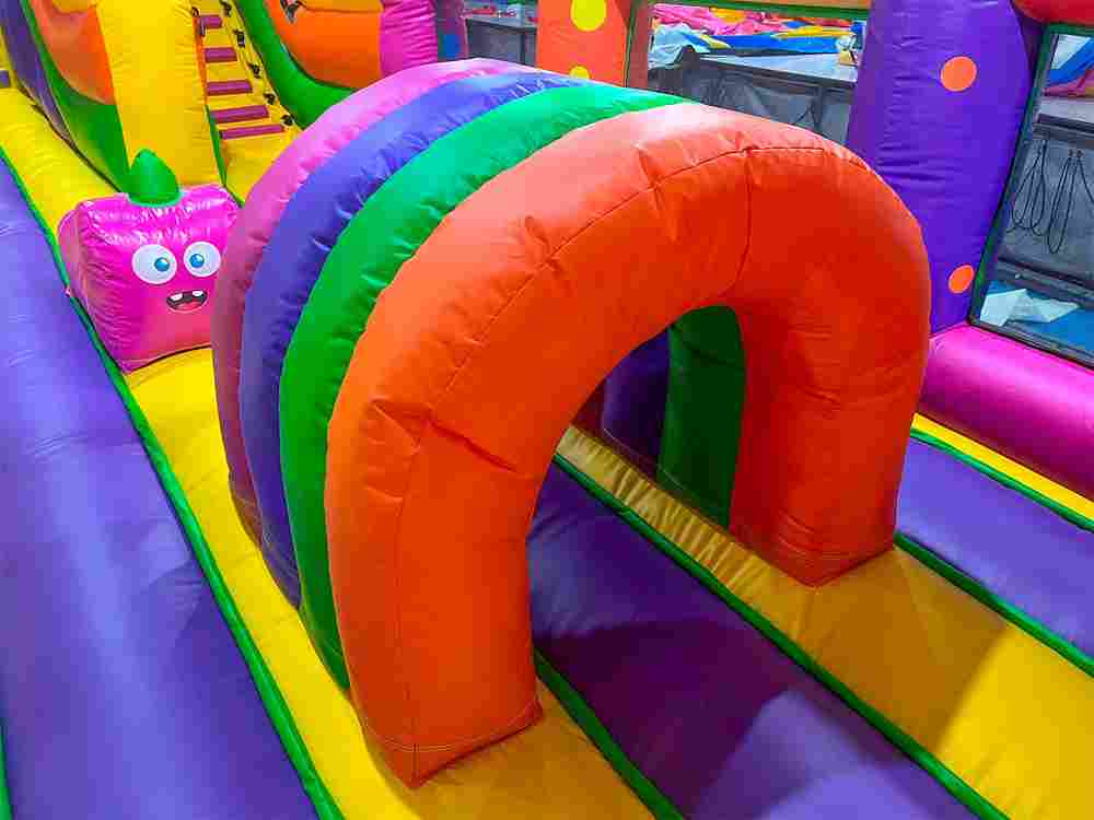 Коммерческий надувной батут «Звёздное приключение» 12*6*9 м