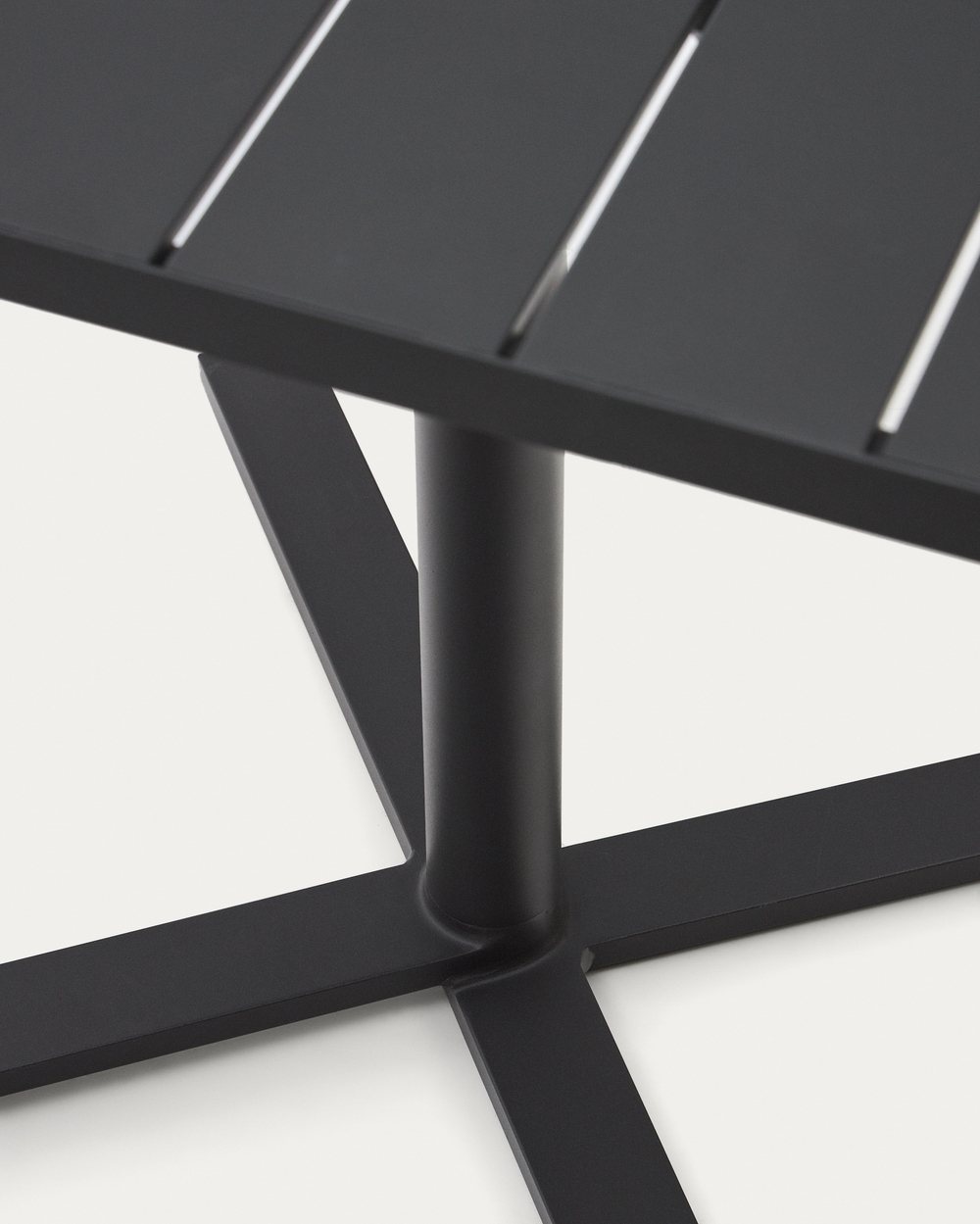 Складной уличный стол Torreta из алюминия с черной отделкой 70 x 70 см