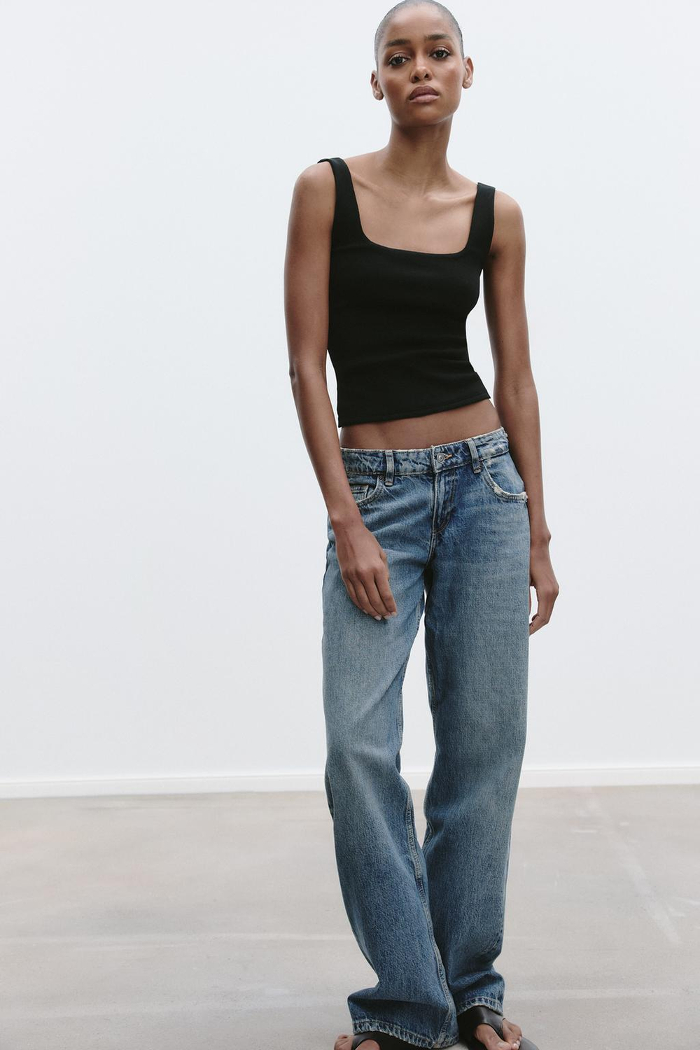 ZARA ТОП С ШИРОКИМИ БРЕТЕЛЯМИ, ЧЕРНЫЙ