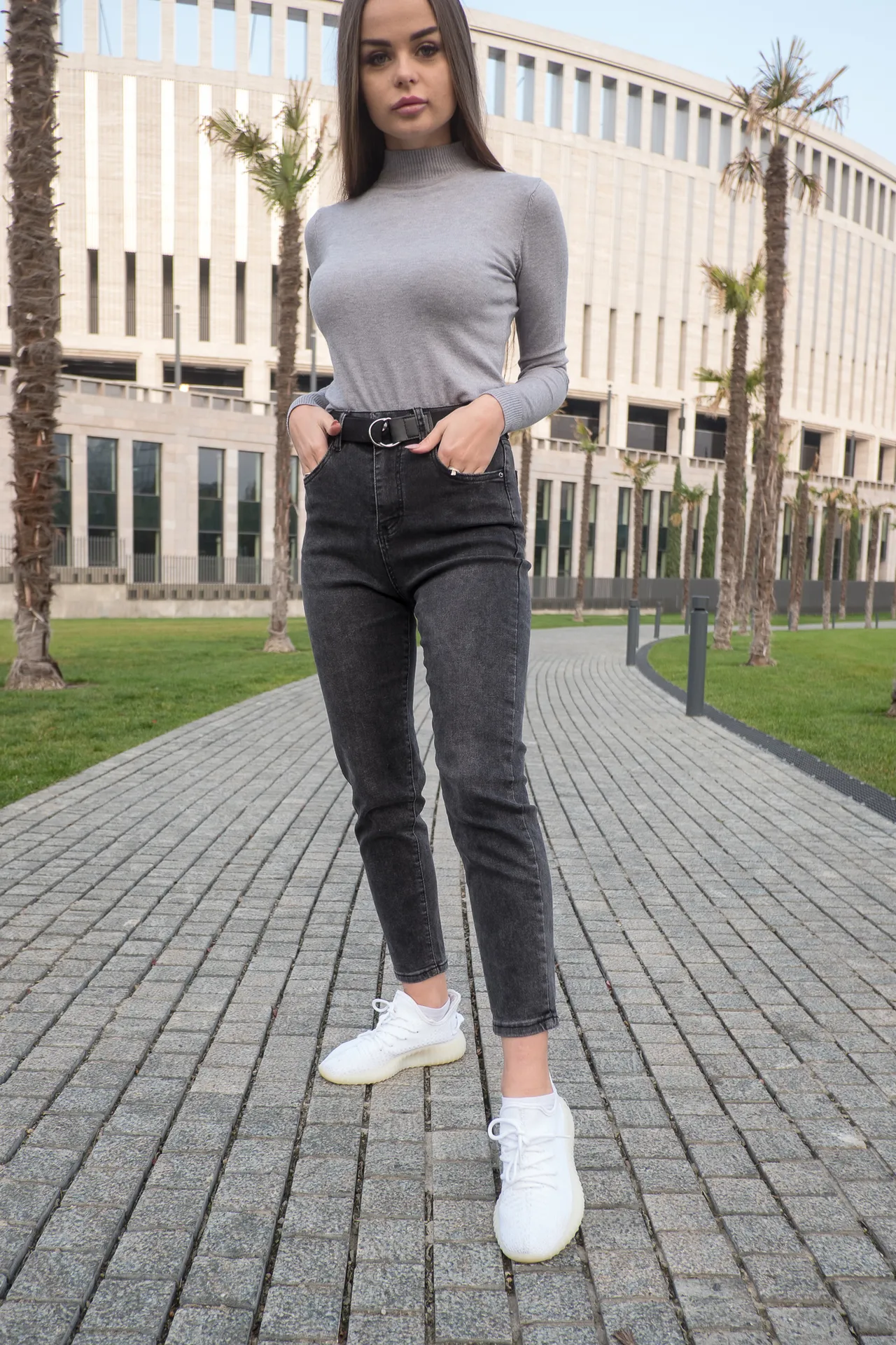 Короткие серые джинсы nadya