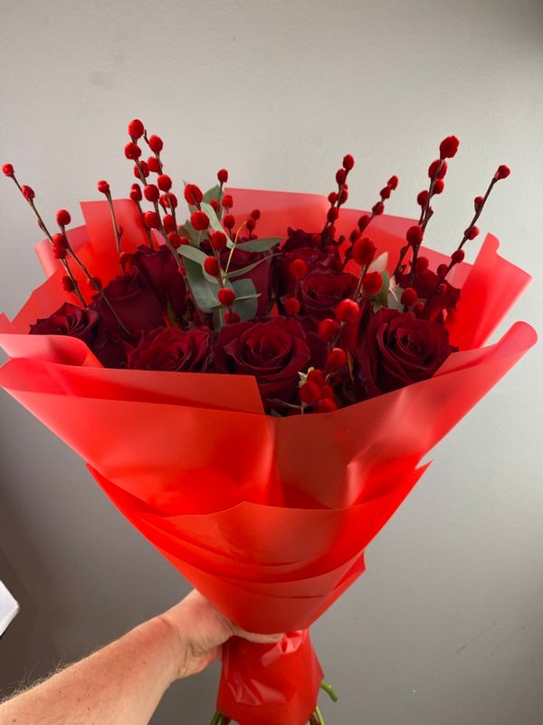 Букет из Эквадорских роз Эксплорер 70см (13шт) Букет из Эквадорских роз Эксплорер 70см (13шт)