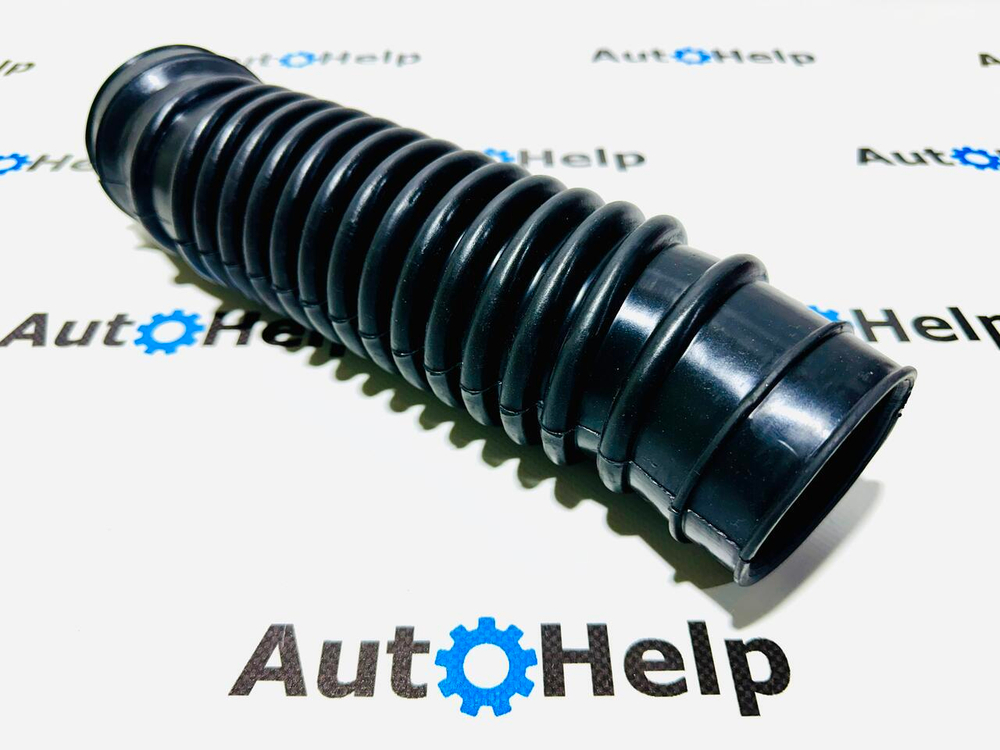 Патрубок воздушного фильтра MD095046 Mitsubishi Delica P05V 4D56