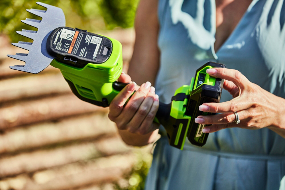 Садовые ножницы-кусторез аккум. GREENWORKS G24SHT 24В,лезвие 12/20см,без АКБ и ЗУ (1600607)