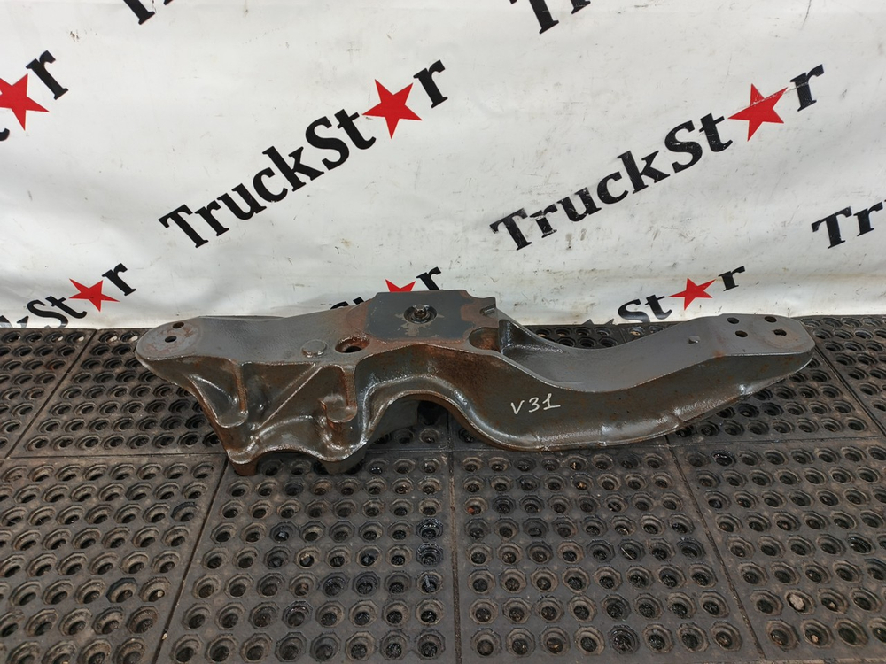 Кронштейн пневморессоры задний правый 2017г.