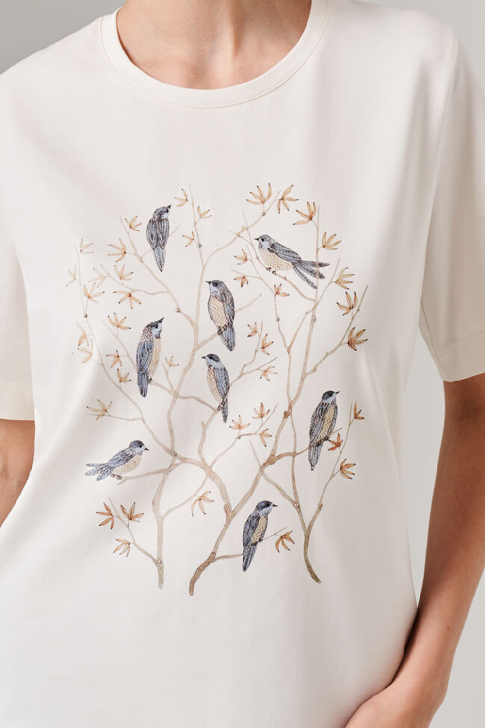 23174 Футболка женская (молочный)