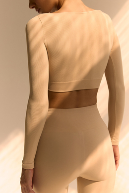 Топ №15 Бежевый