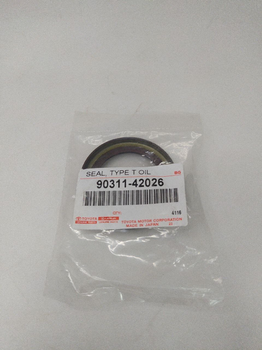 Сальник коленвала передний 90311 -42026 Toyota Camry, Corolla, Estima