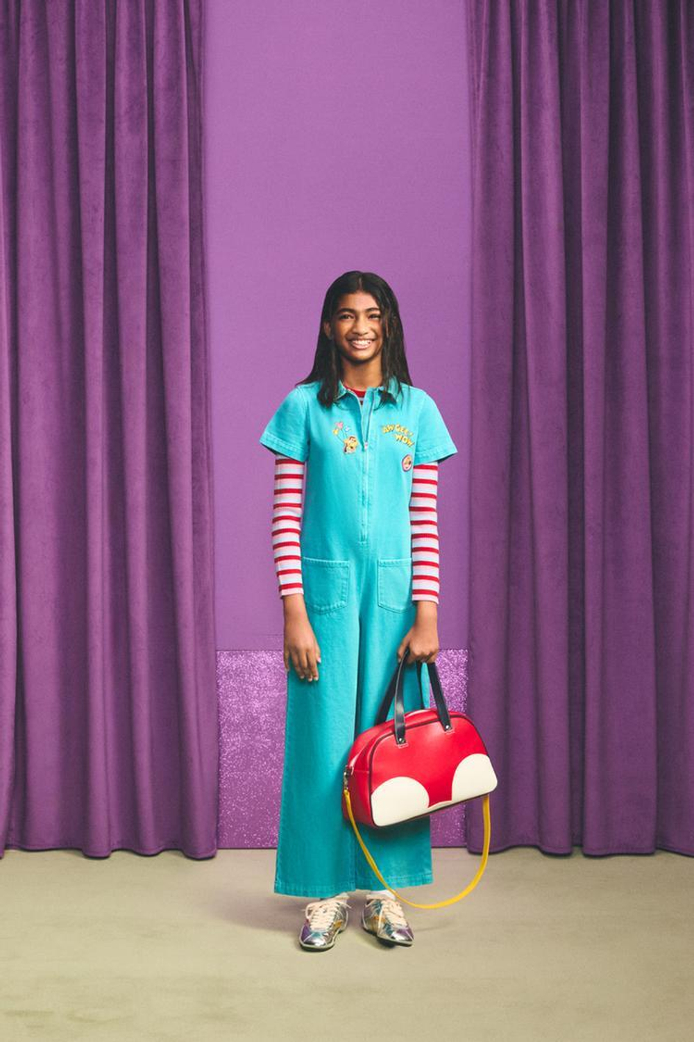 ZARA Х DISNEY ДЖИНСОВЫЙ КОМБИНЕЗОН С ВЫШИВКОЙ И НАШИВКАМИ, БИРЮЗОВЫЙ