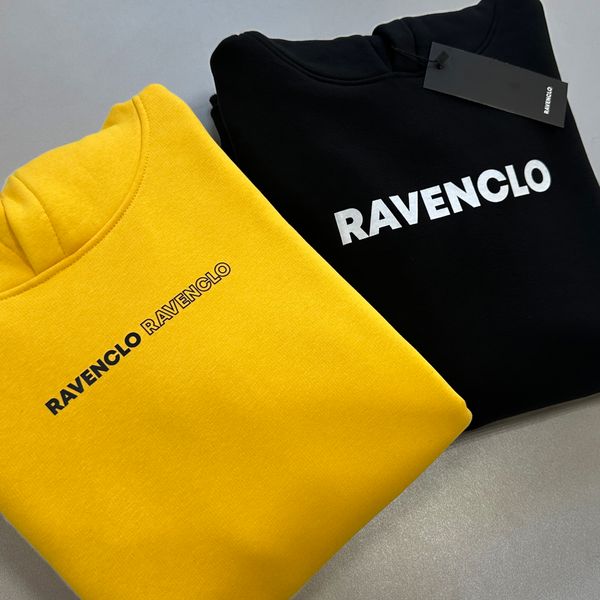 Мерч для бизнеса: почему компаниям нужны худи и футболки с логотипом