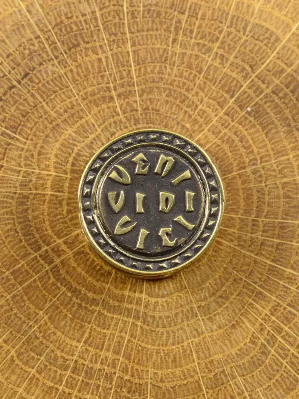 Бусина-вставка «Veni, vidi, vici» из латуни