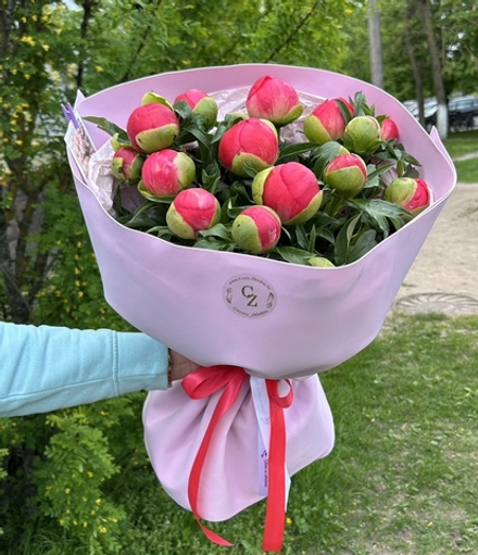 Букет из 15 пионов