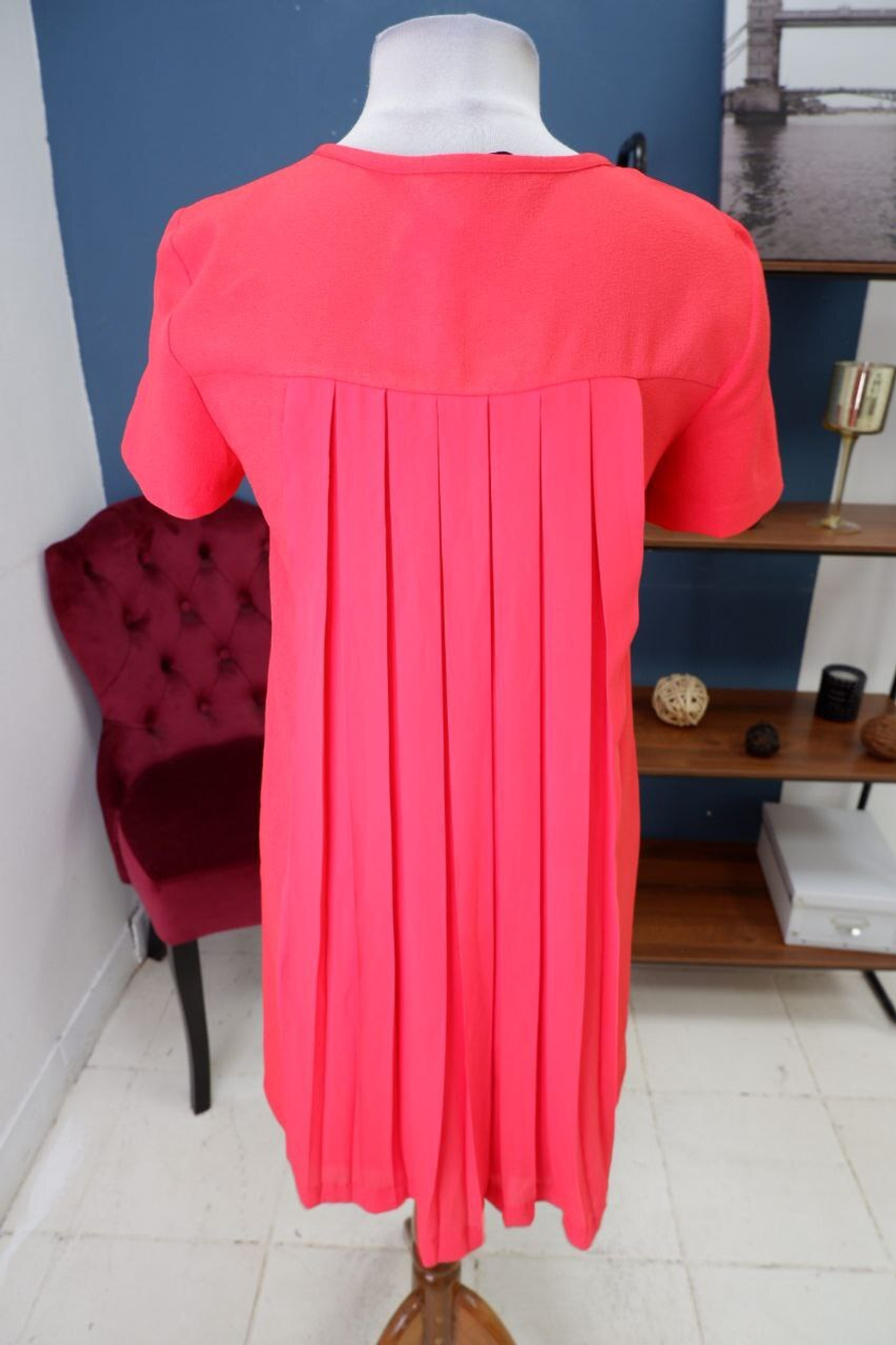 Платье Zara яркое 44 размер