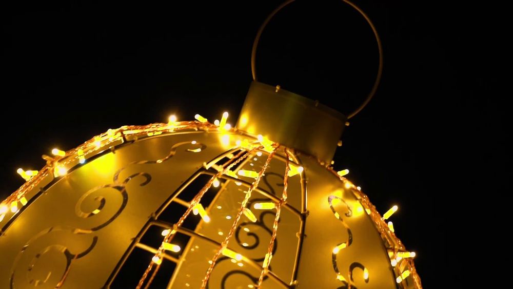 Светодиодная конструкция "Золотой шар"