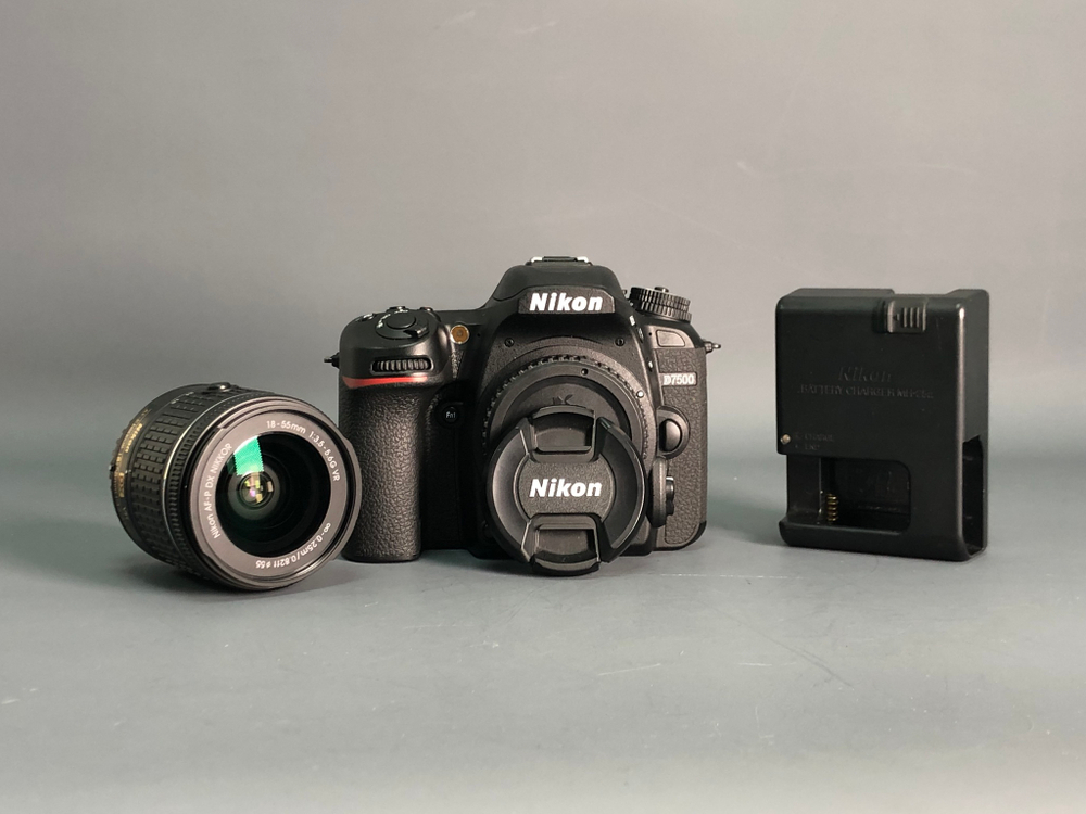 Фотоаппараты Nikon d7500+kit 18-55 2.500 кадров
