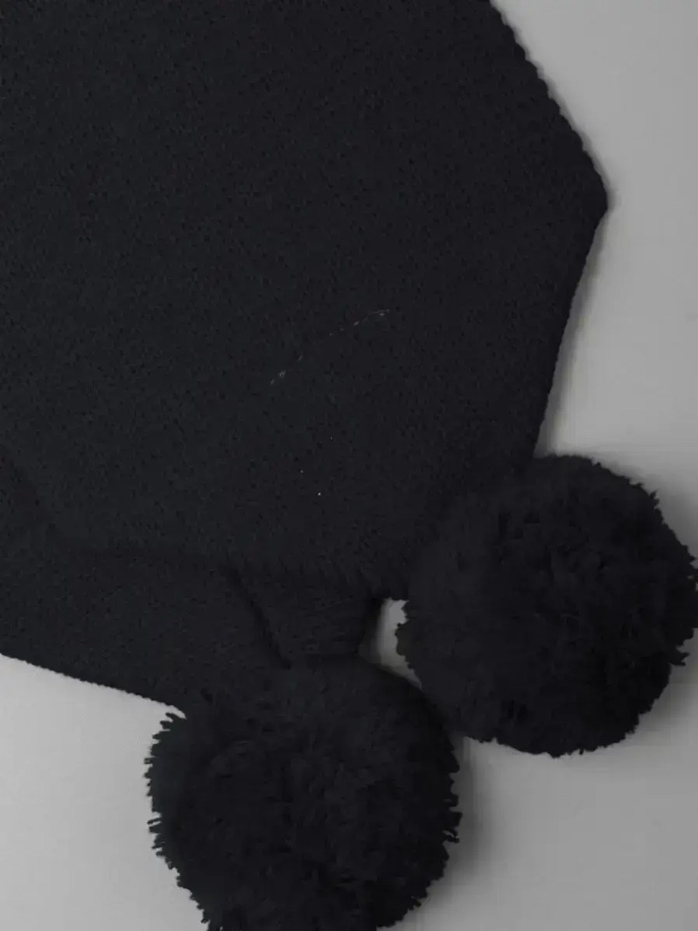 Шарф зимний вязаный с бубонами для детей